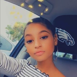 Meet your Posher, Quenzy